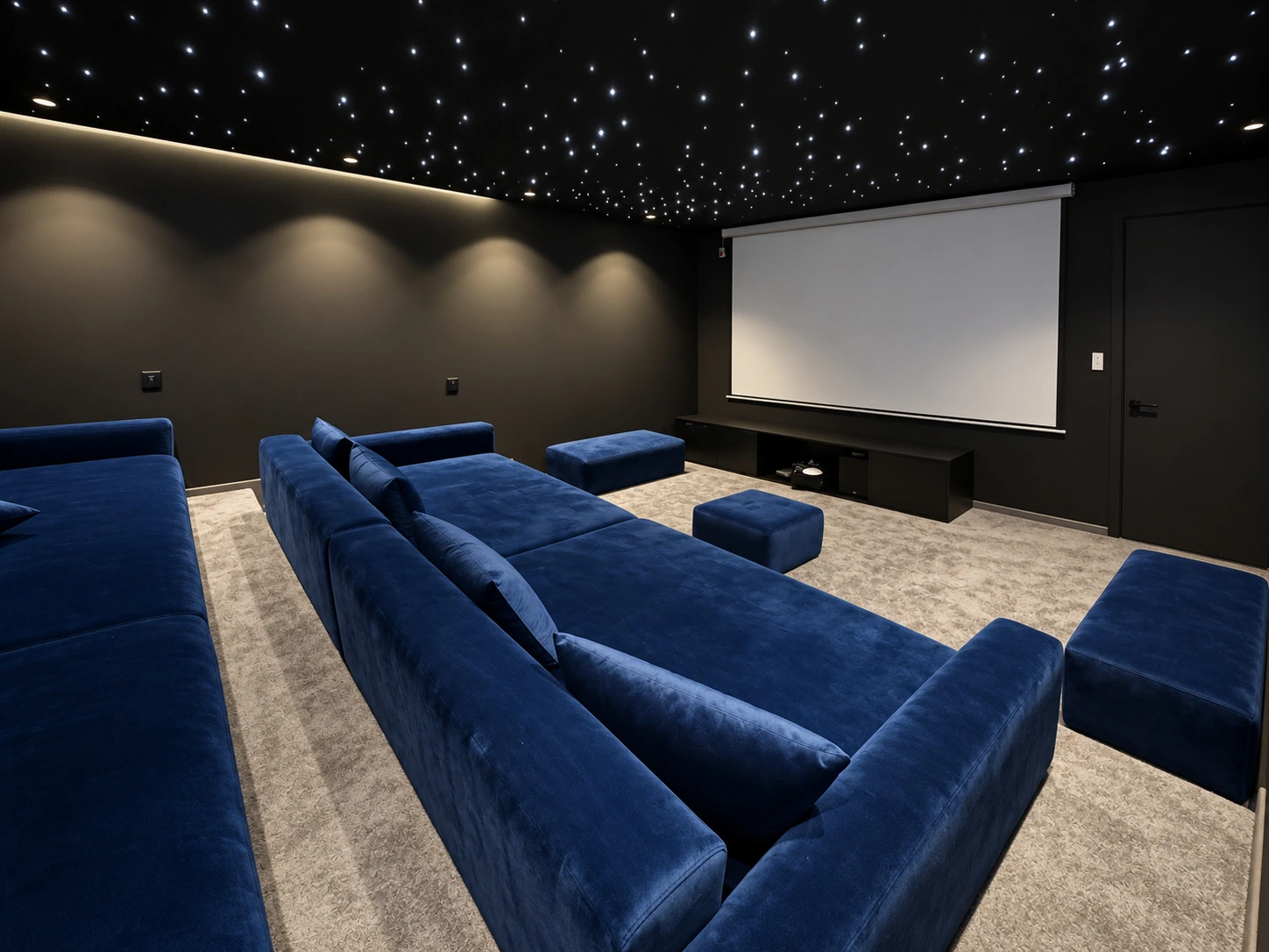 Salle de cinéma privée avec grand écran à Marrakech